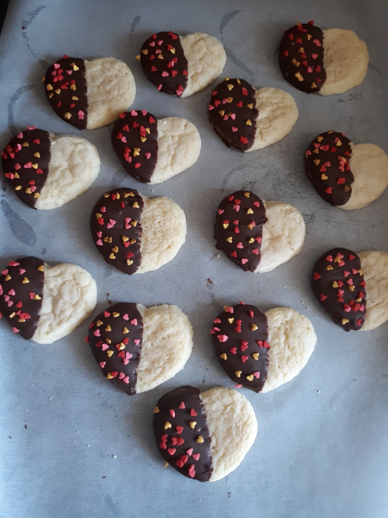ms_cookies_chocolate_dipped_lemon_shortbread